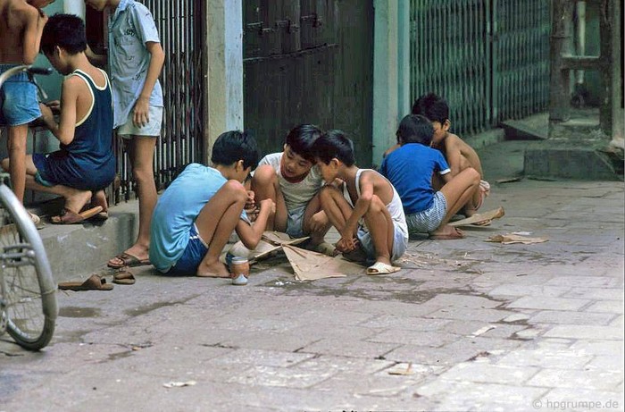 Gấp diều, Hà Nội 1991.